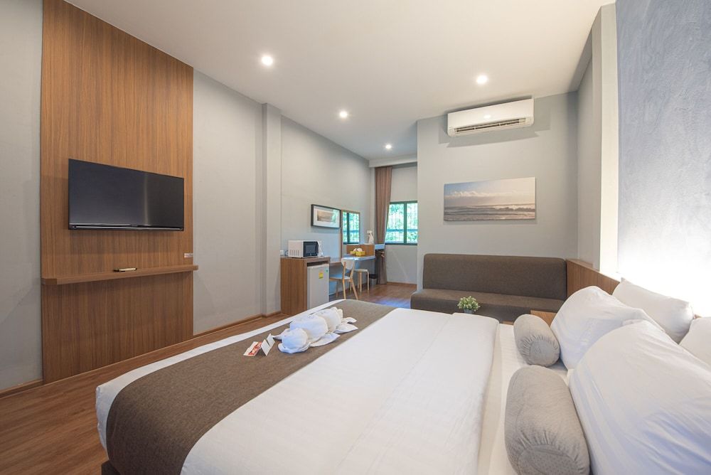 Tarnsiri Boutique Resort Suite, 1 Double Bed, Garden View 2