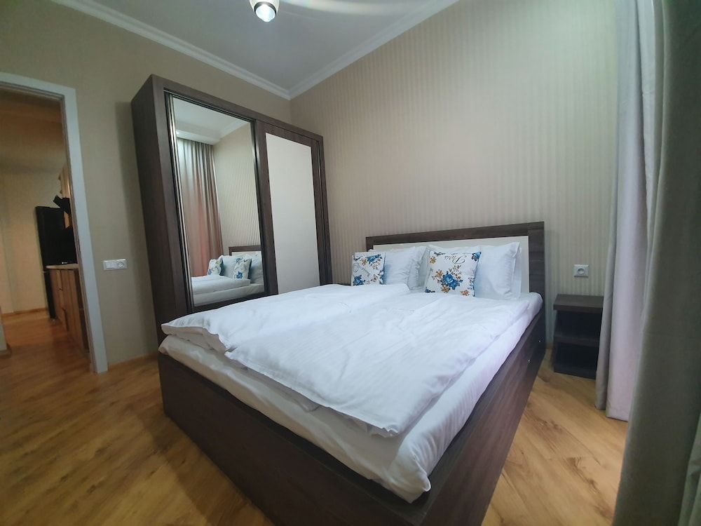 Vazi Aparthotel Luxury Apartment, 2 Bedrooms, City View, Executive Level 3