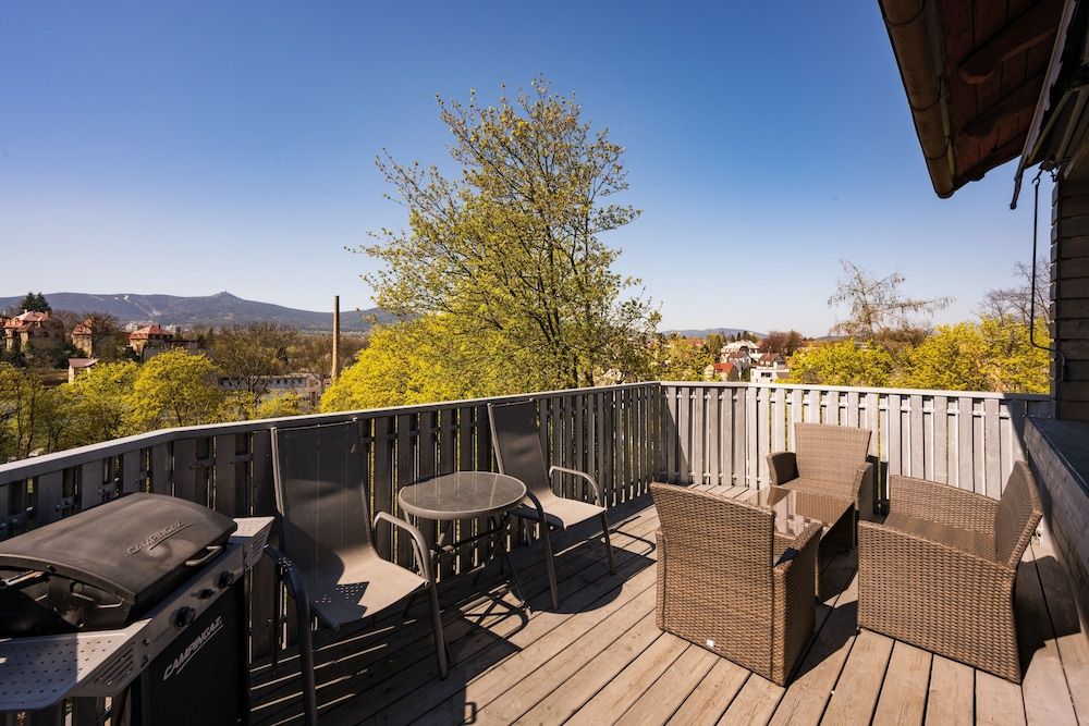 Apartma SunGarden Liberec Duplex Suite with Terrace & Infrasauna 5