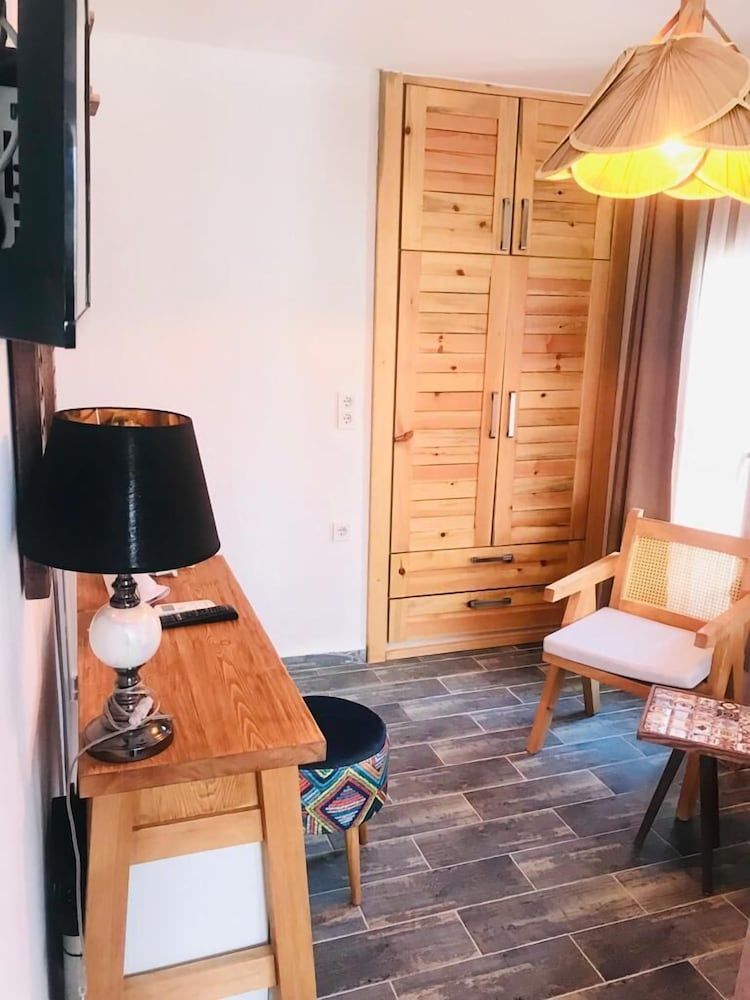 Fizzio Alacati Hotel 1. Kat Superior Oda Havuz Manzarali 5