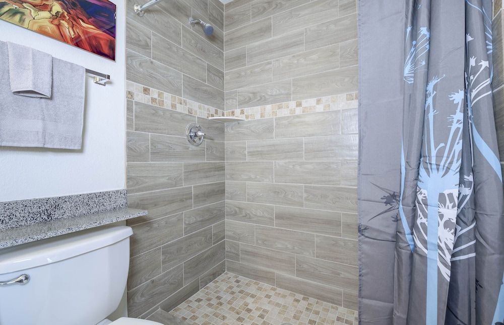 The Avenida Condominiums Grand Condo 6