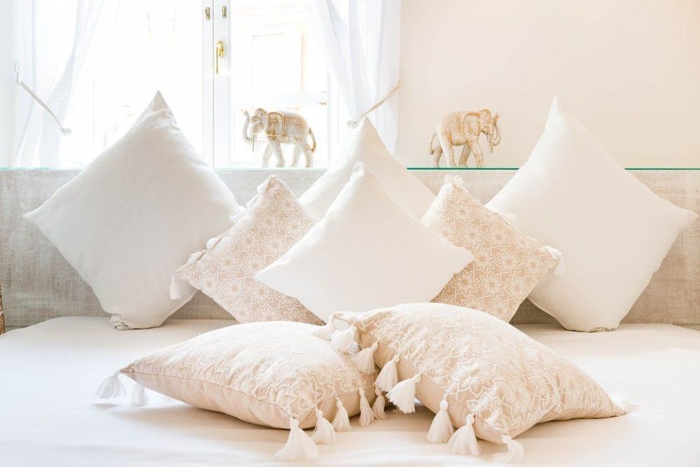 undefined Pantheon Luxury Gold Apartment 7