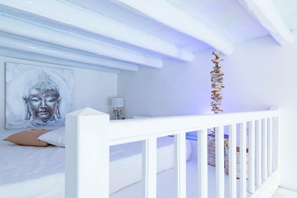 undefined Pantheon Luxury Gold Apartment 8