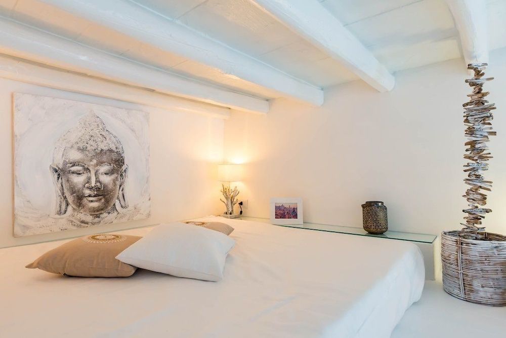 undefined Pantheon Luxury Gold Apartment 6