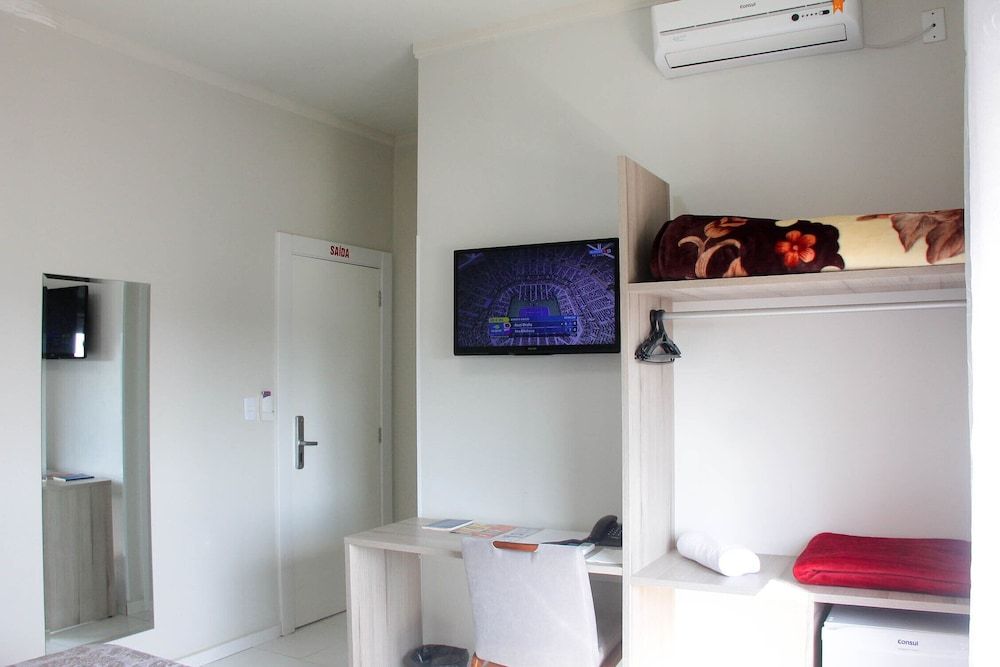 Aj Hotel Superior Triple Room 4