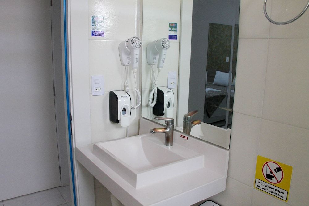Aj Hotel Superior Triple Room 2