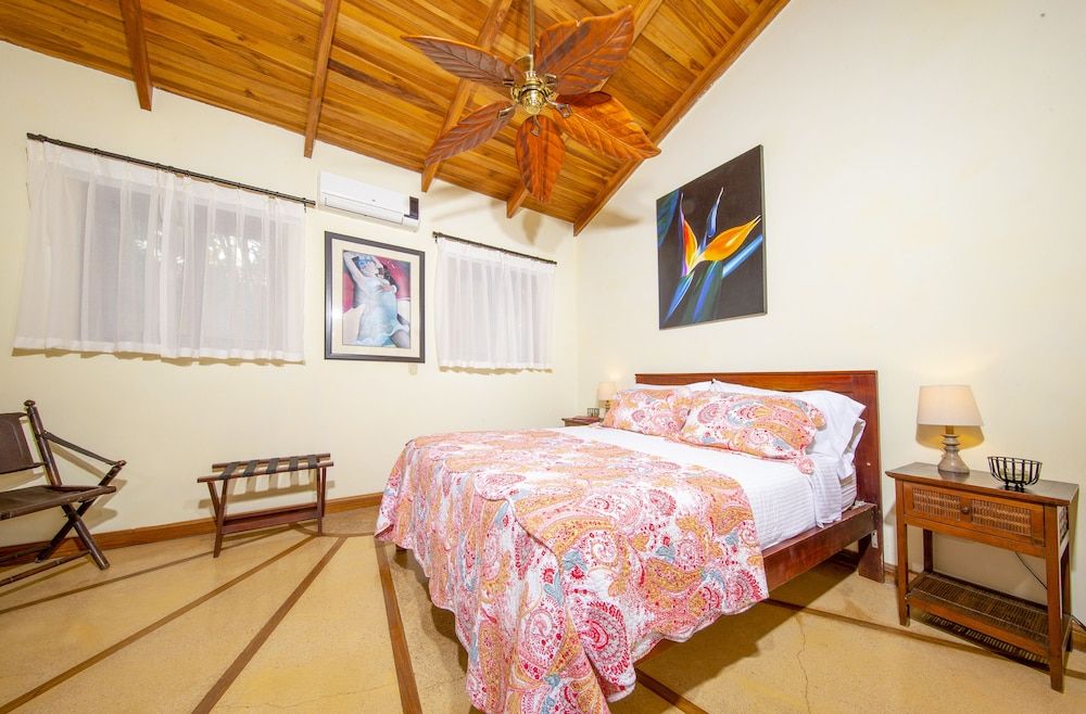 Room, 1 Queen Bed, Pool View