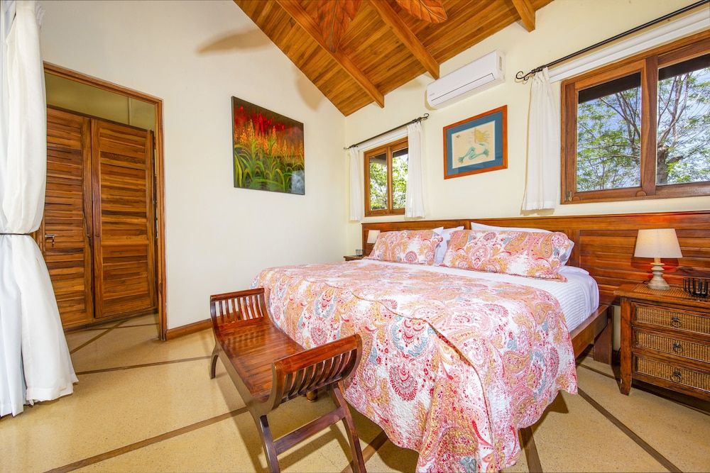 Los Altos de Eros Boutique Hotel & Spa Room, 1 King Bed, Pool View 4