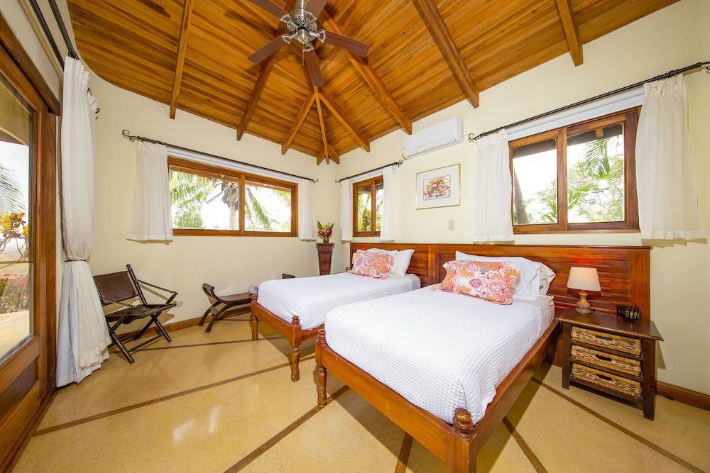 Los Altos de Eros Boutique Hotel & Spa Room, 1 King Bed, Pool View 2