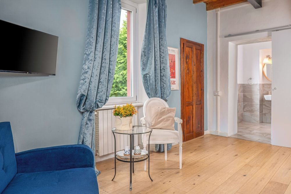 Essentia Guest House Junior Suite, Lake View 13