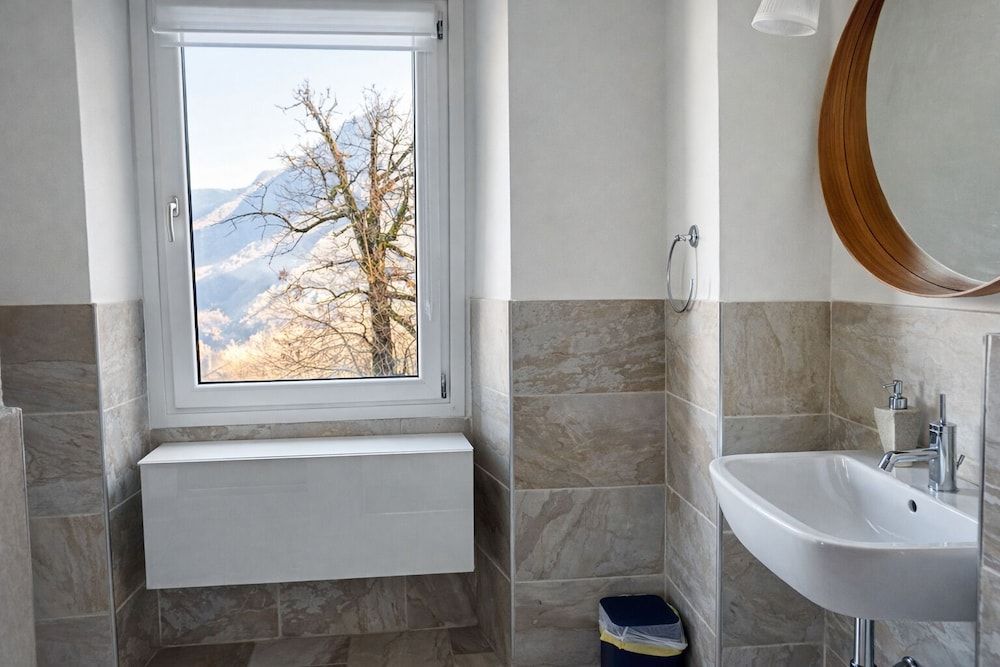 Essentia Guest House Junior Suite, Lake View 7