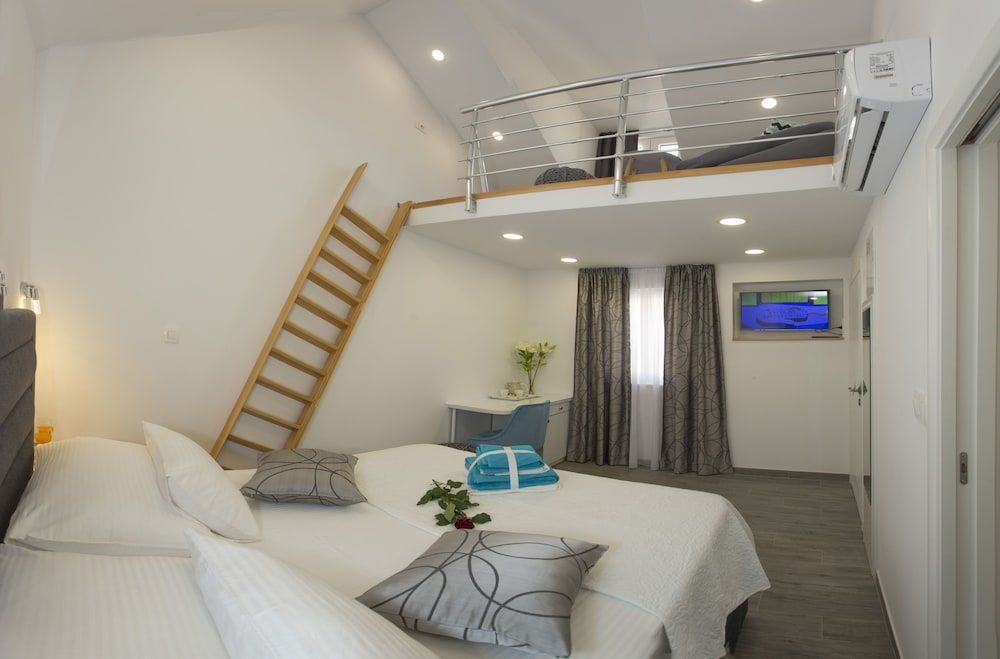 undefined Central Old Town Rooms 7