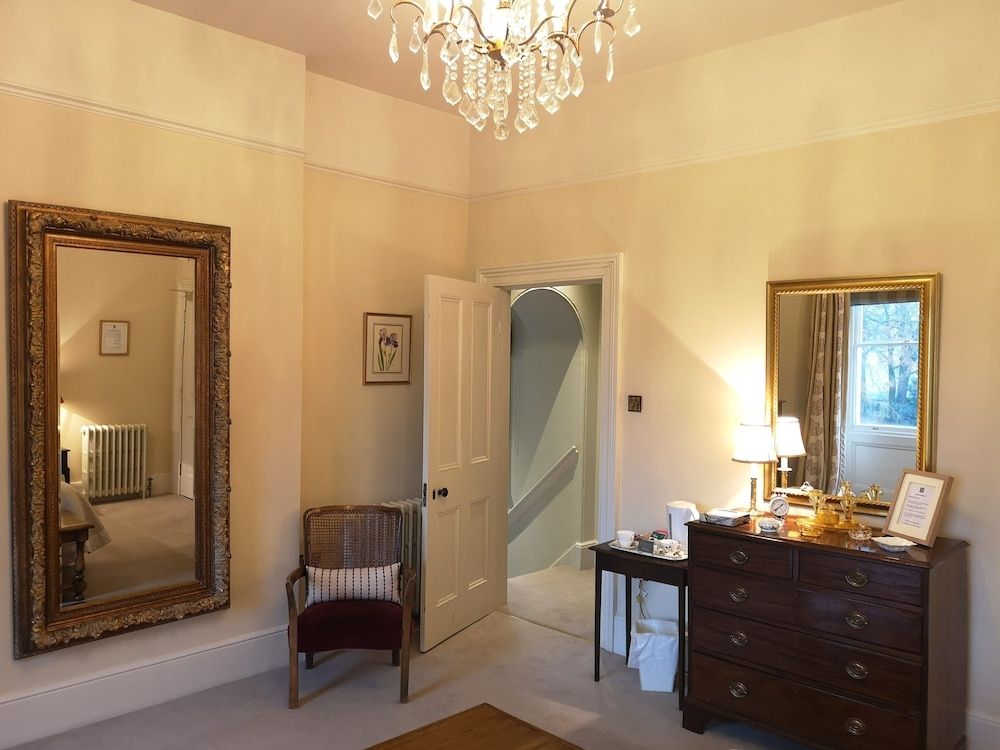 Cleatham Hall King Room (Trent) 5