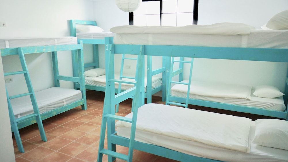 1 Bed in Shared Mixed Dormitory for 8 People