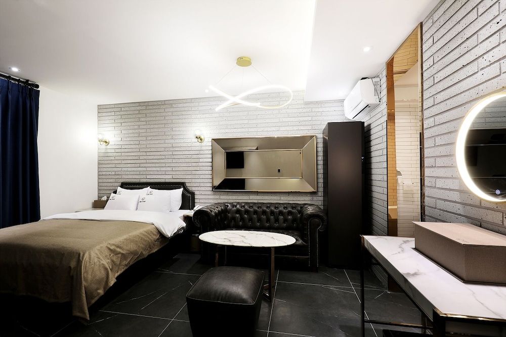 Cielo Hotel VIP Room 7