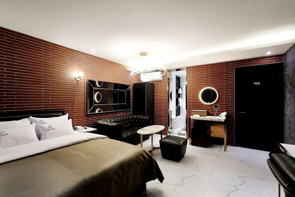 Cielo Hotel VIP Room 17