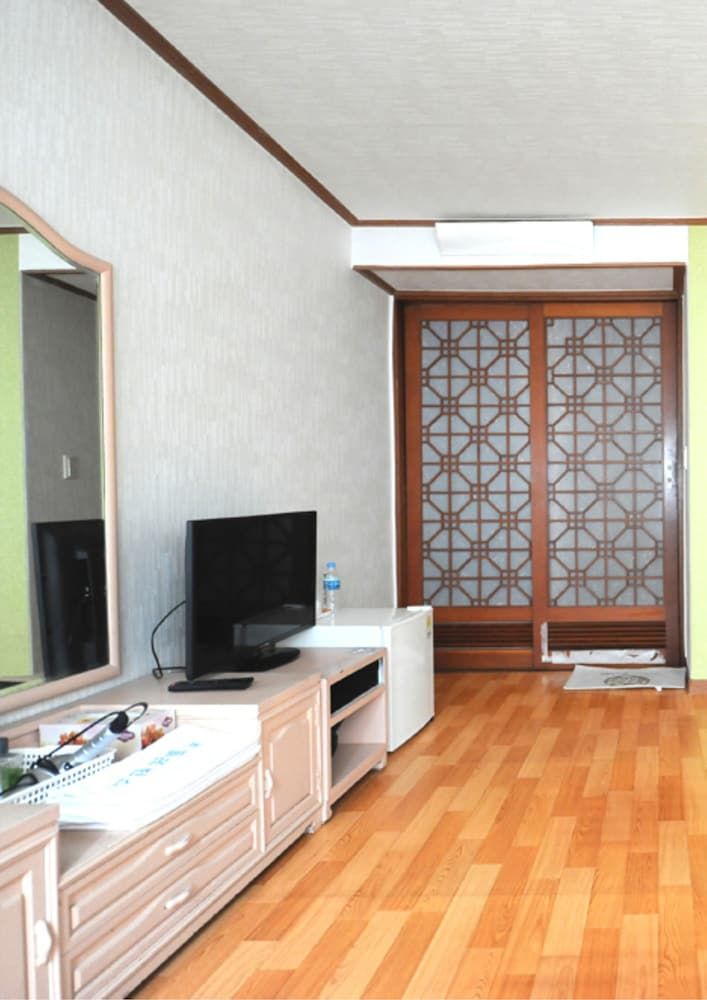 Gurye Little Prince Pension Traditional Room 5