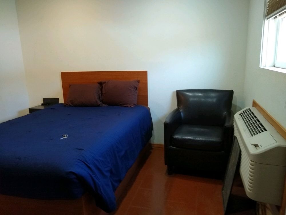 Telluride Lodge Single Room, 1 Bedroom, Kitchen 7