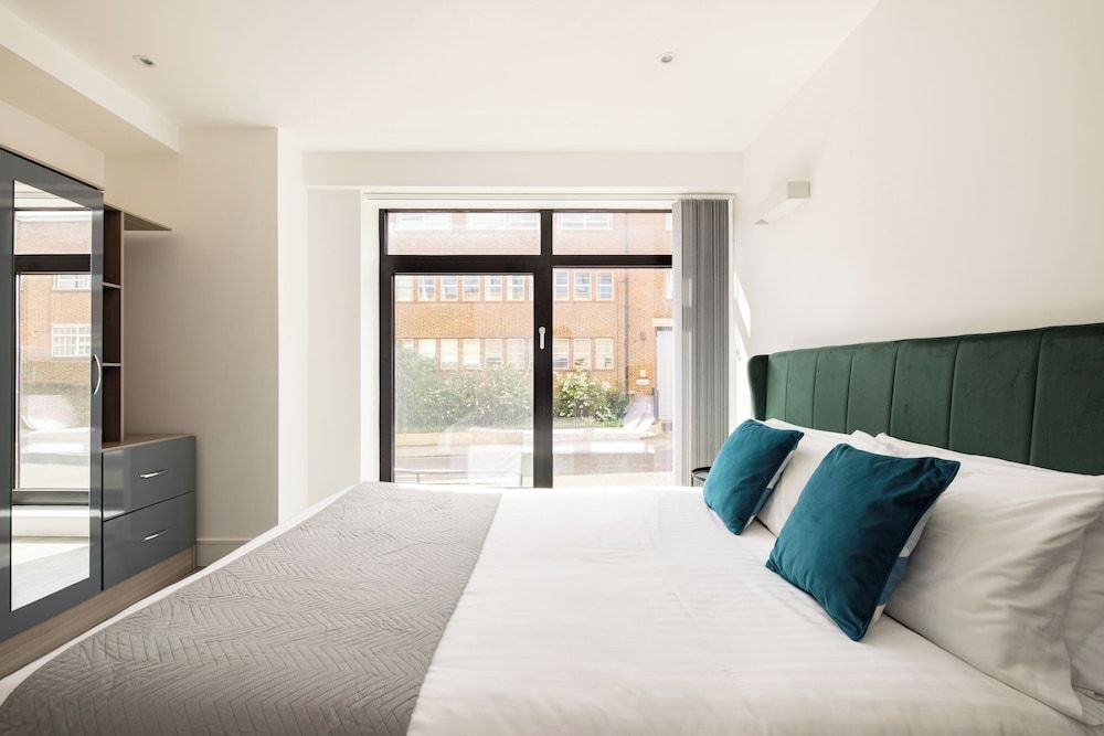 Superior Two Bedroom Apartment
