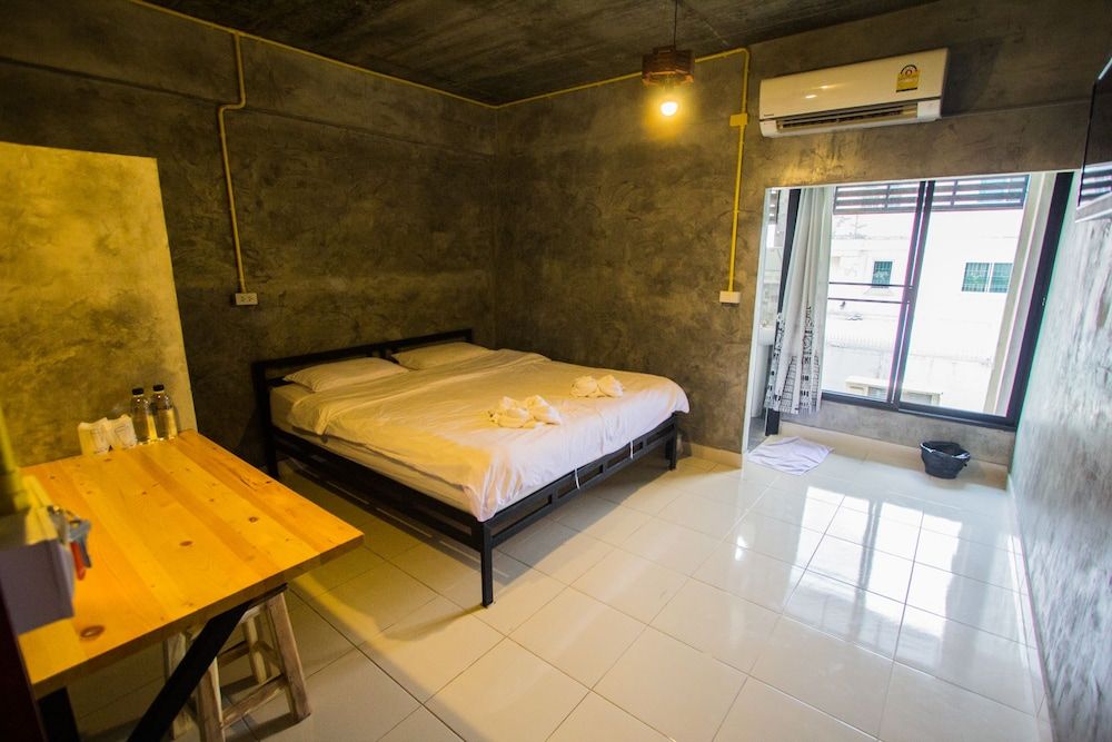 The Sky Loft Hotel Standard Double Room 6