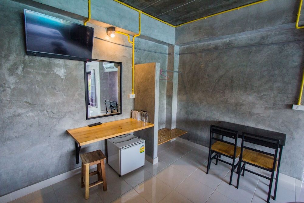 The Sky Loft Hotel Standard Triple Room 7