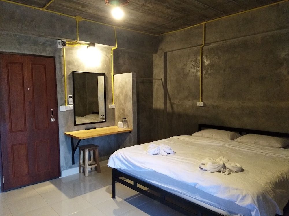 The Sky Loft Hotel Standard Double Room 4