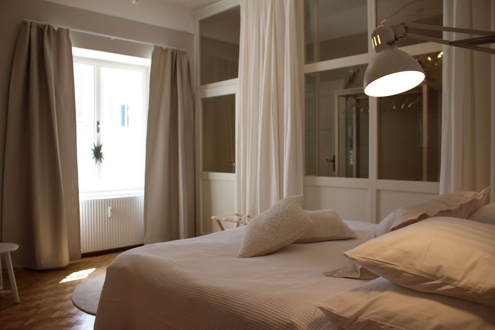 GrazRentals white flat royal and comfy incl. free parking 4