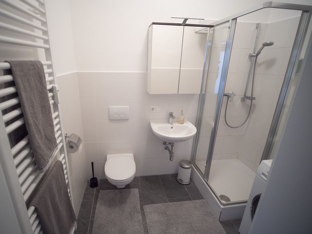 GrazRentals yellow flat direct by University incl. free parking 6