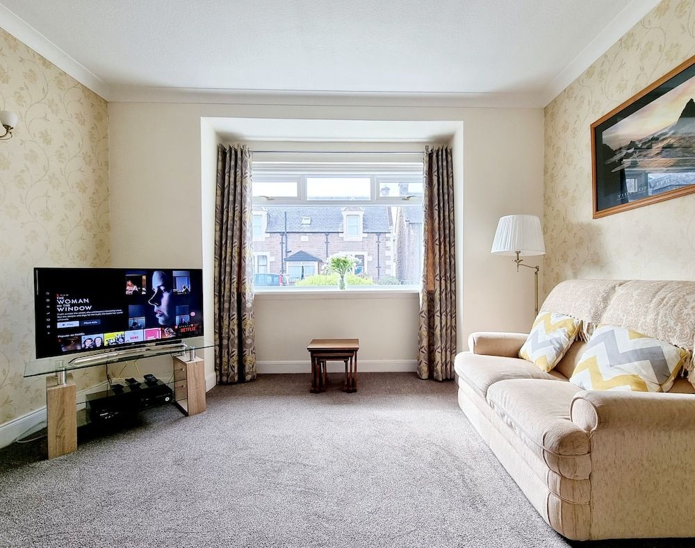 Spacious Serene Retreat in Highlands House, 3 Bedrooms 16