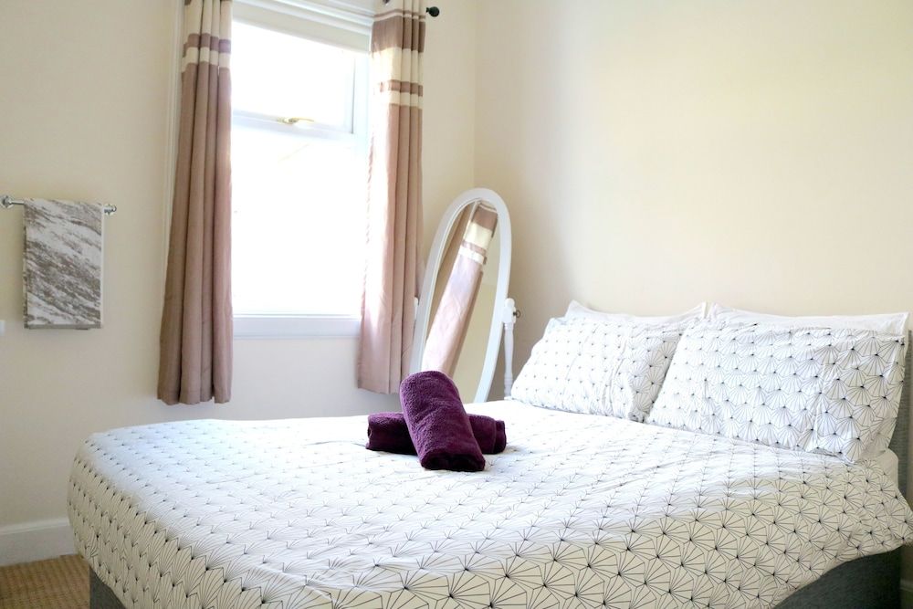 Spacious Serene Retreat in Highlands House, 3 Bedrooms 3
