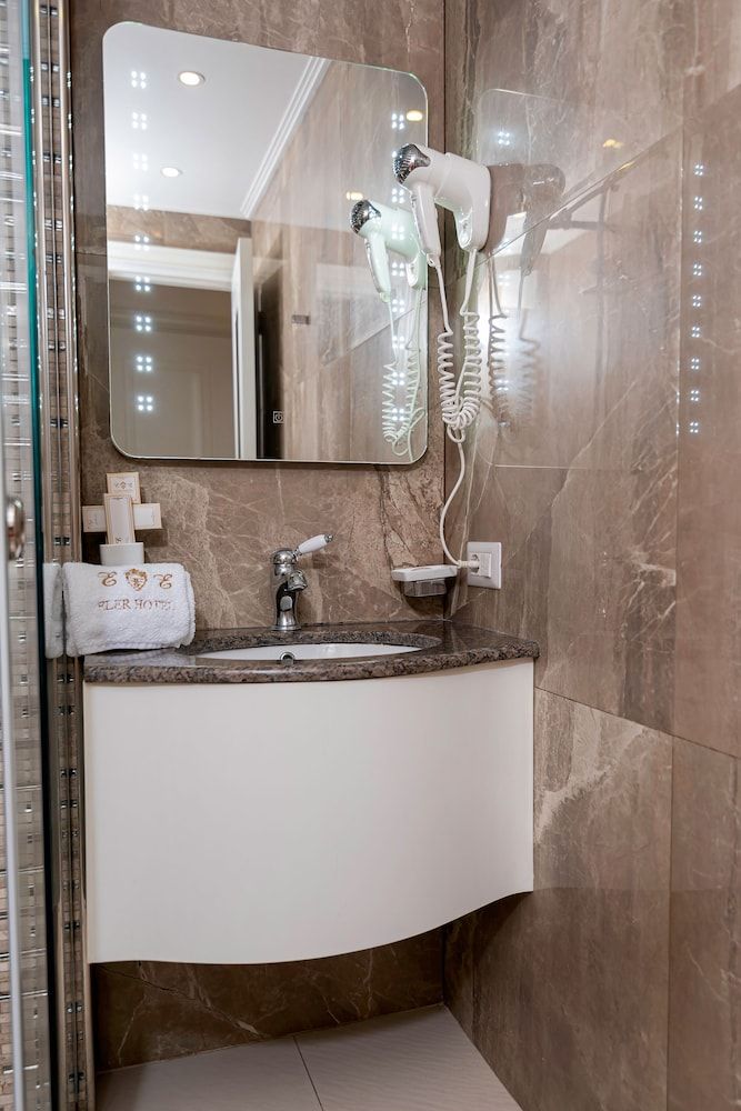 Eler Hotel Luxury Twin Room 11