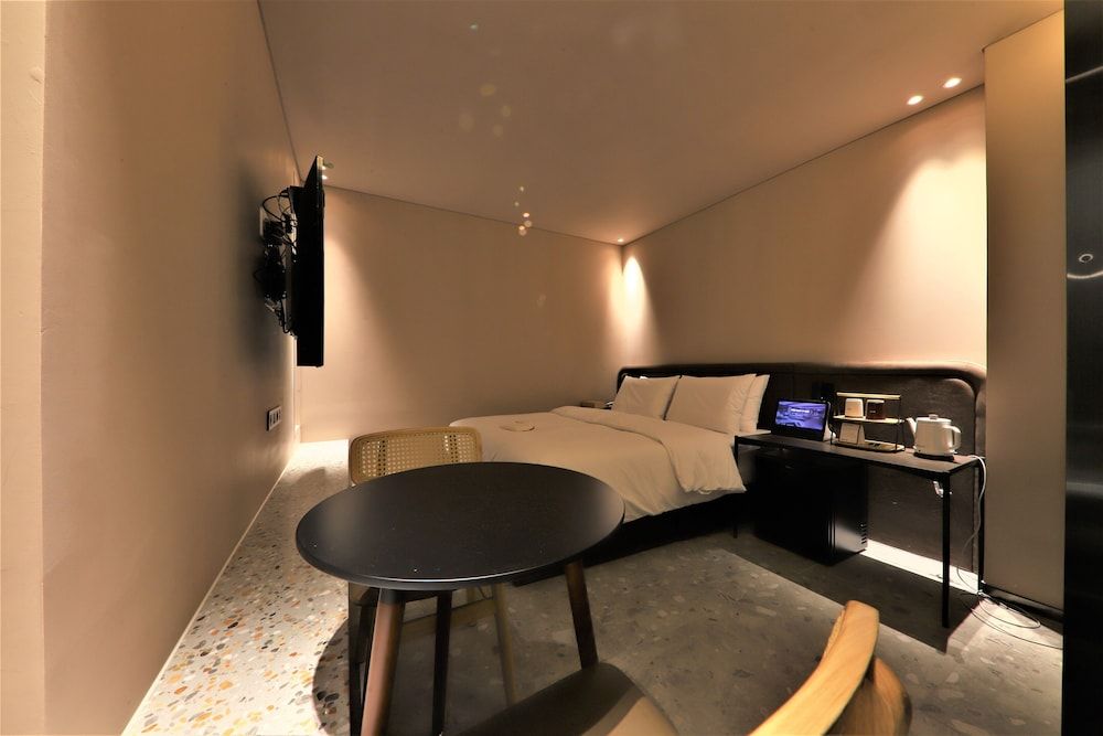 MU:TE Hotel Deluxe Room, Non Smoking, Bathtub 4