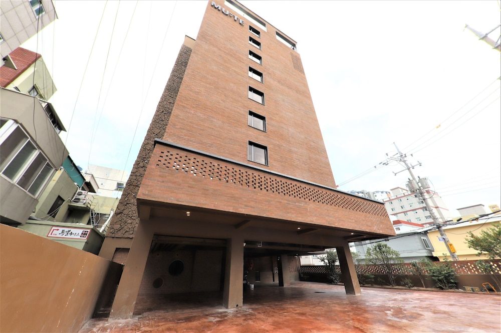 undefined MU:TE Hotel 4