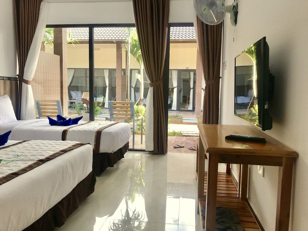 Canary Bungalow Standard Triple Room, Garden View 18