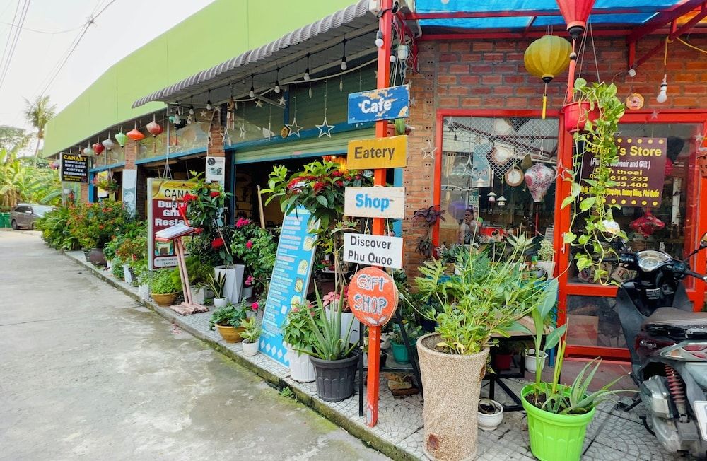 undefined Canary Bungalow 8