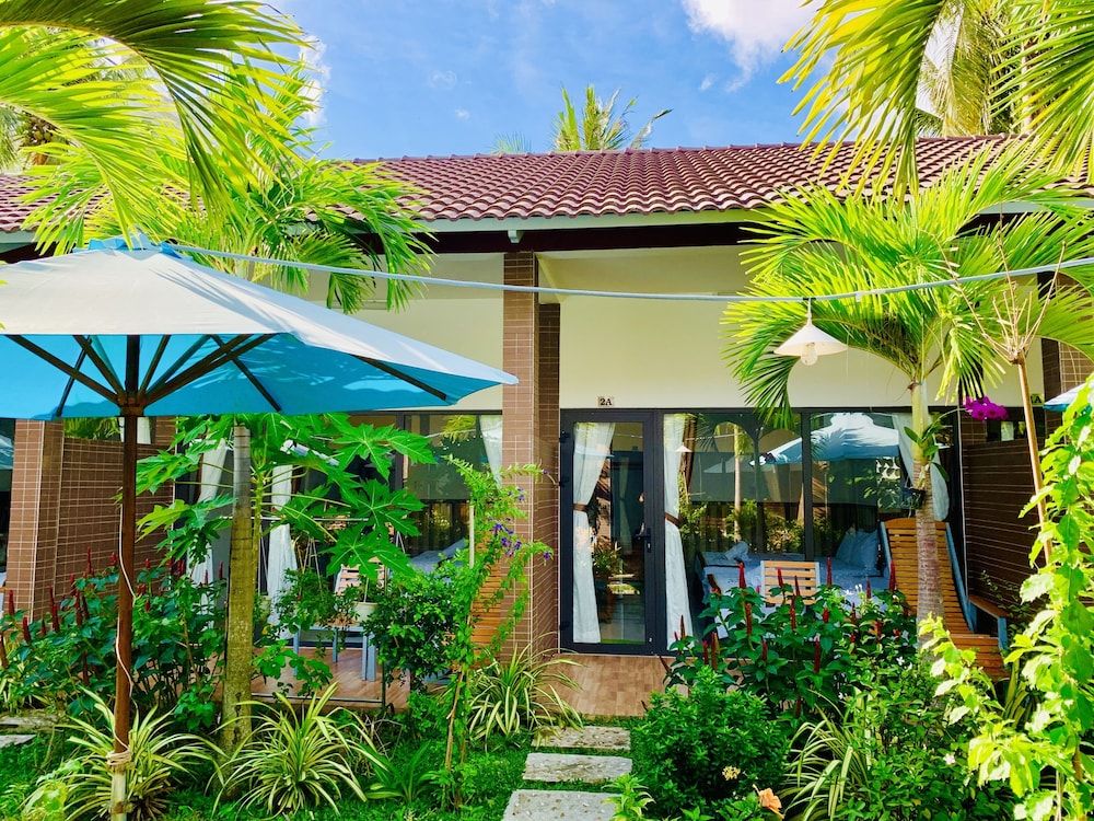 undefined Canary Bungalow 2