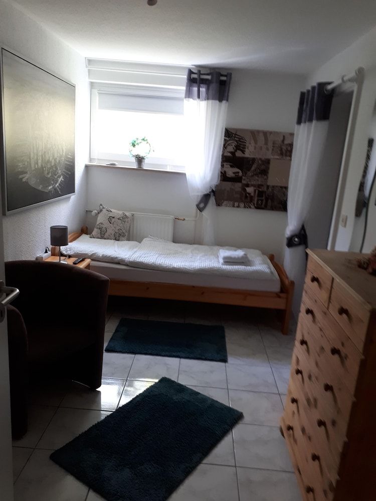 Maxbed Economy Single Room, Shared Bathroom