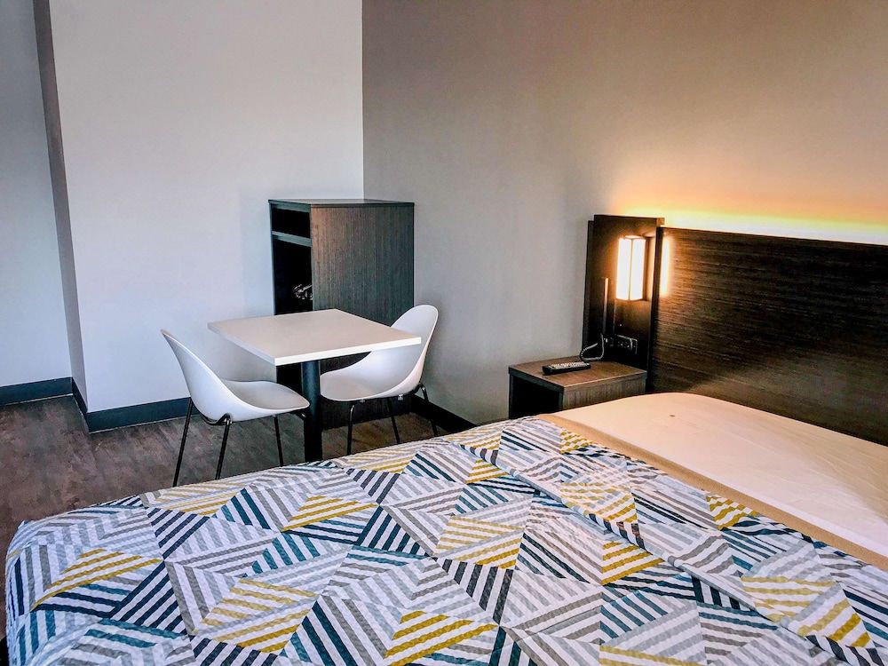 undefined Studio 6 Dublin, GA 9