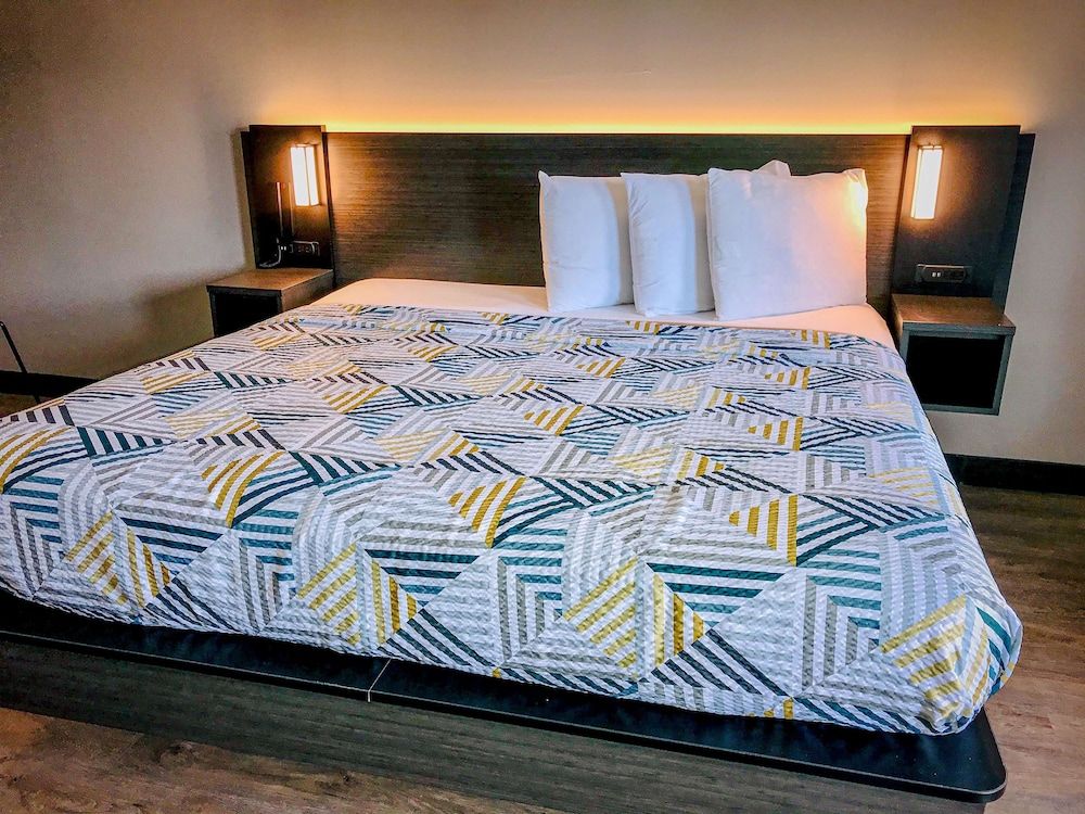 undefined Studio 6 Dublin, GA 4