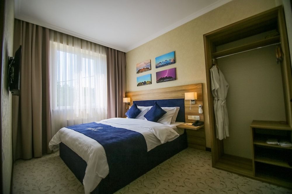 Rayan Hotel Deluxe Double Room, 1 Queen Bed 3