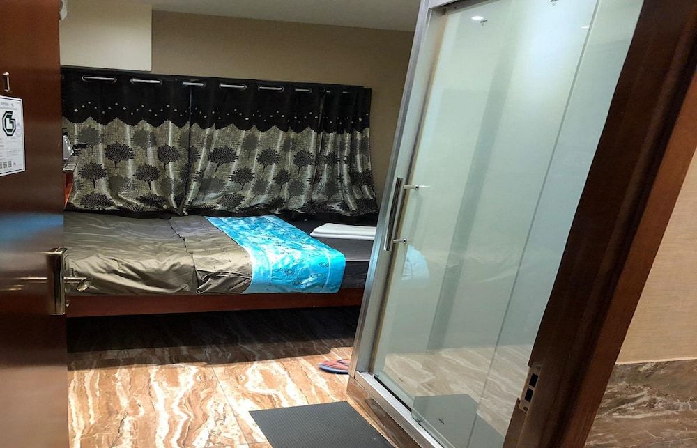 Rich Hostel Standard Double Room 9