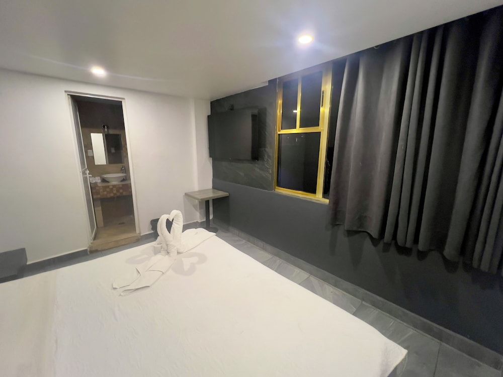 undefined Hotel Aquario CDMX - Central del Norte 8