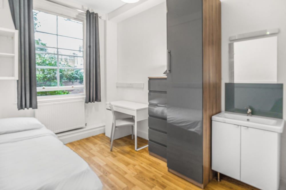 undefined Bowden Court - Hostel 3