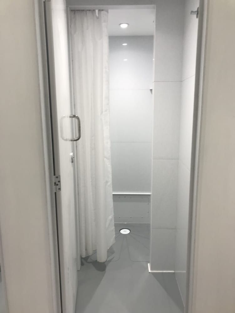 undefined Bowden Court - Hostel 10