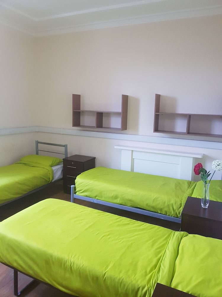 undefined Bowden Court - Hostel 8