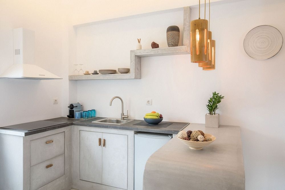 undefined Light Blue Window Kamari 9