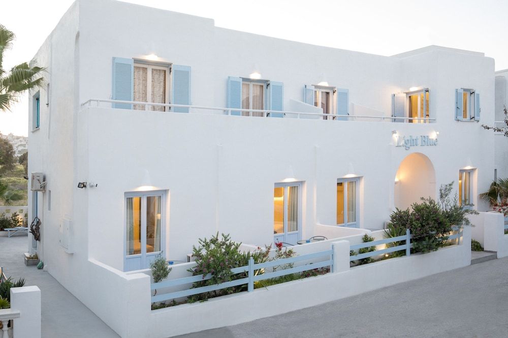 undefined Light Blue Window Kamari 4