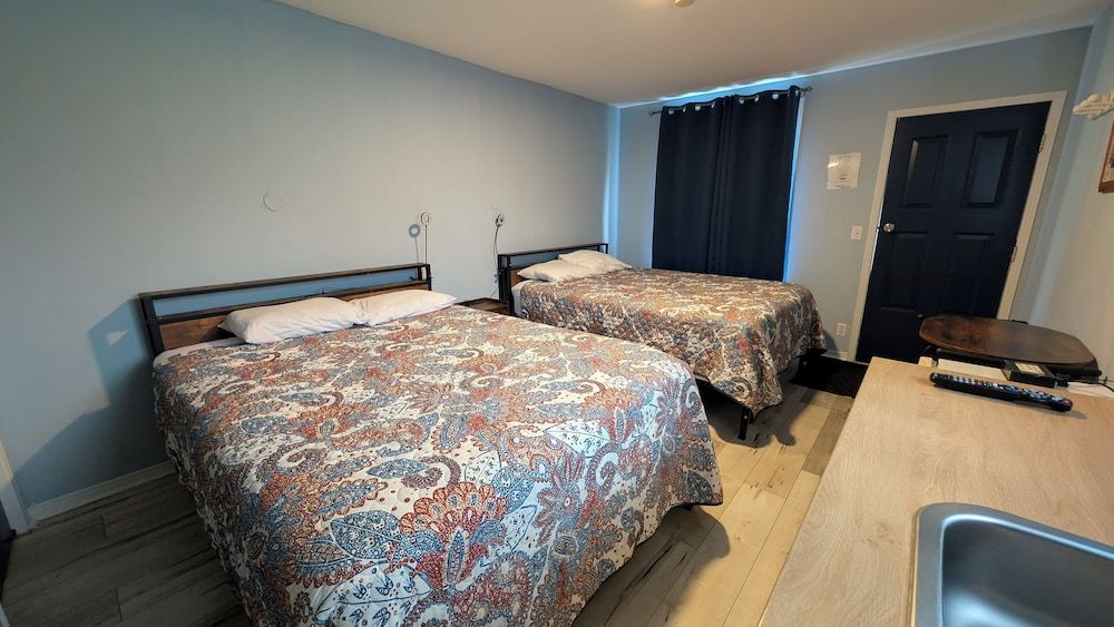 Economy Double Room, 2 Double Beds