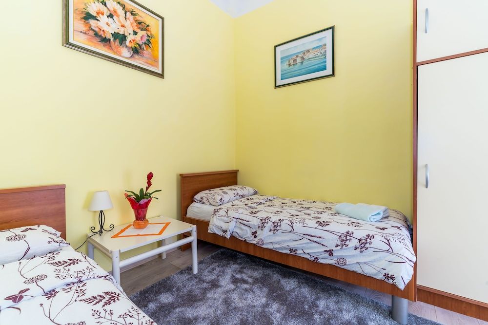 undefined Rooms Katja & Lara