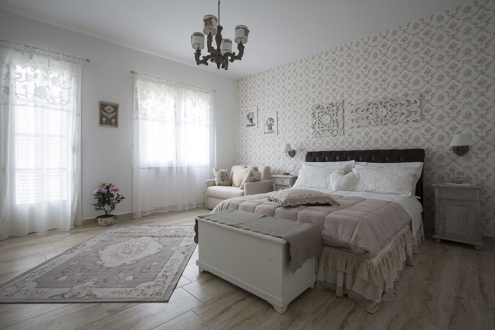 B&B Blanc Maison Etna - Relais & Charme Deluxe Quadruple Room, Balcony, Pool View 3